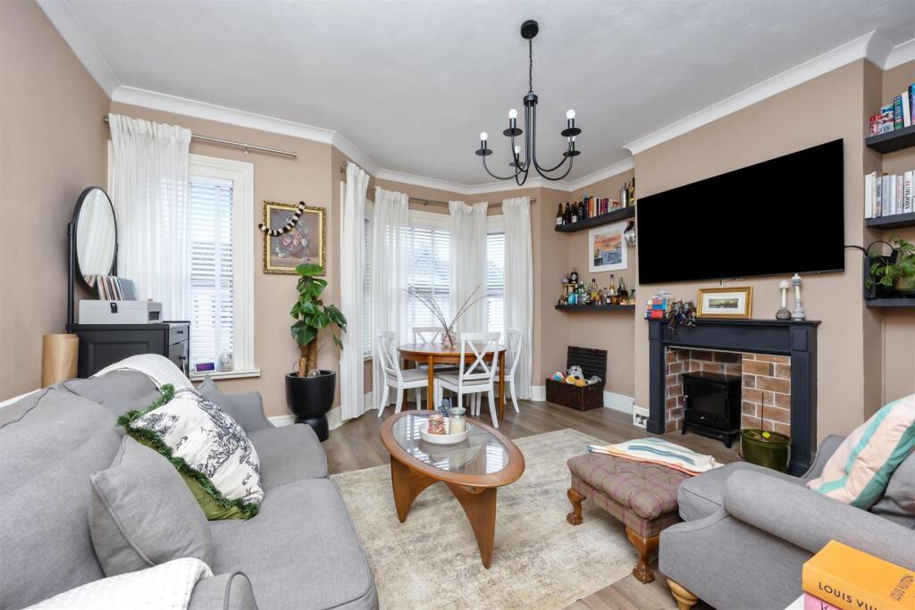 Apartment in Brighton - More