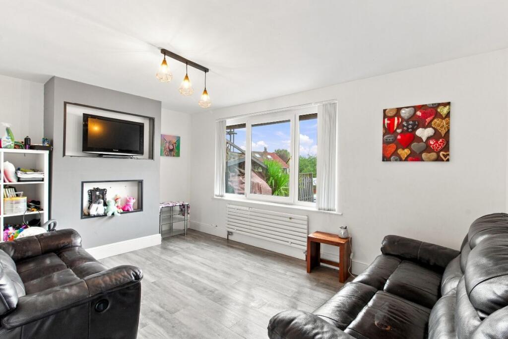 House in Leeds, Drighlington - View 4
