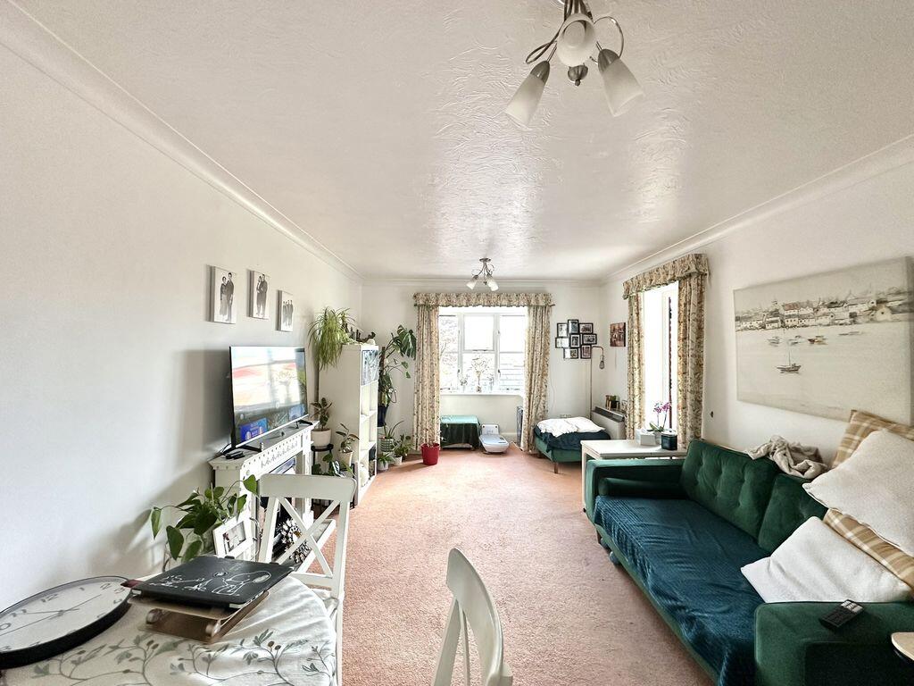 11 College Road, Epsom photo 4