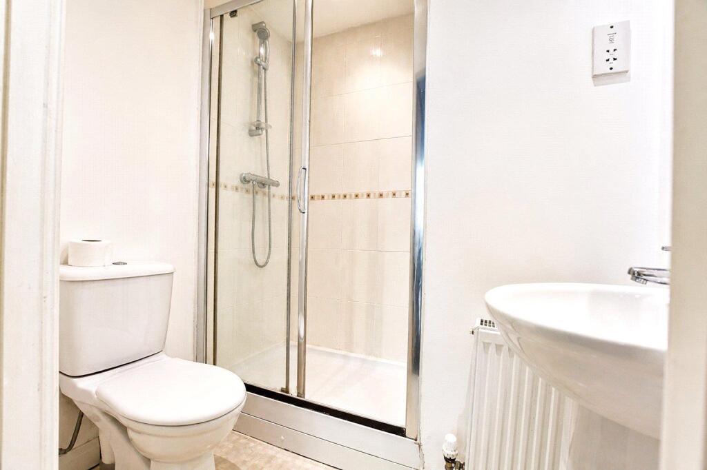 Apartment in Northampton - More