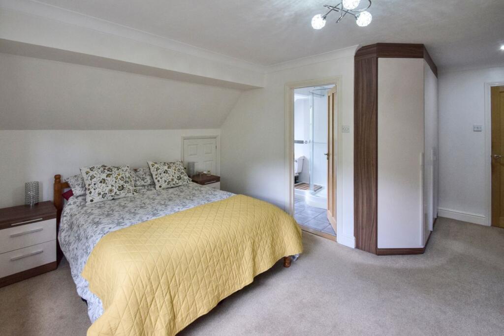 House in Rochester - View 5