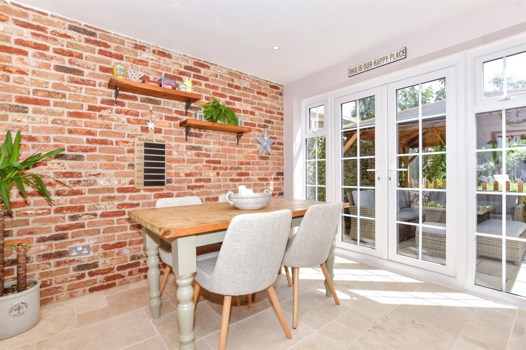 House in Maidstone, Loose - More