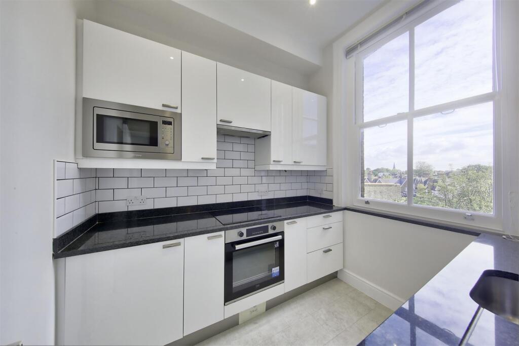 Apartment in London - View 5