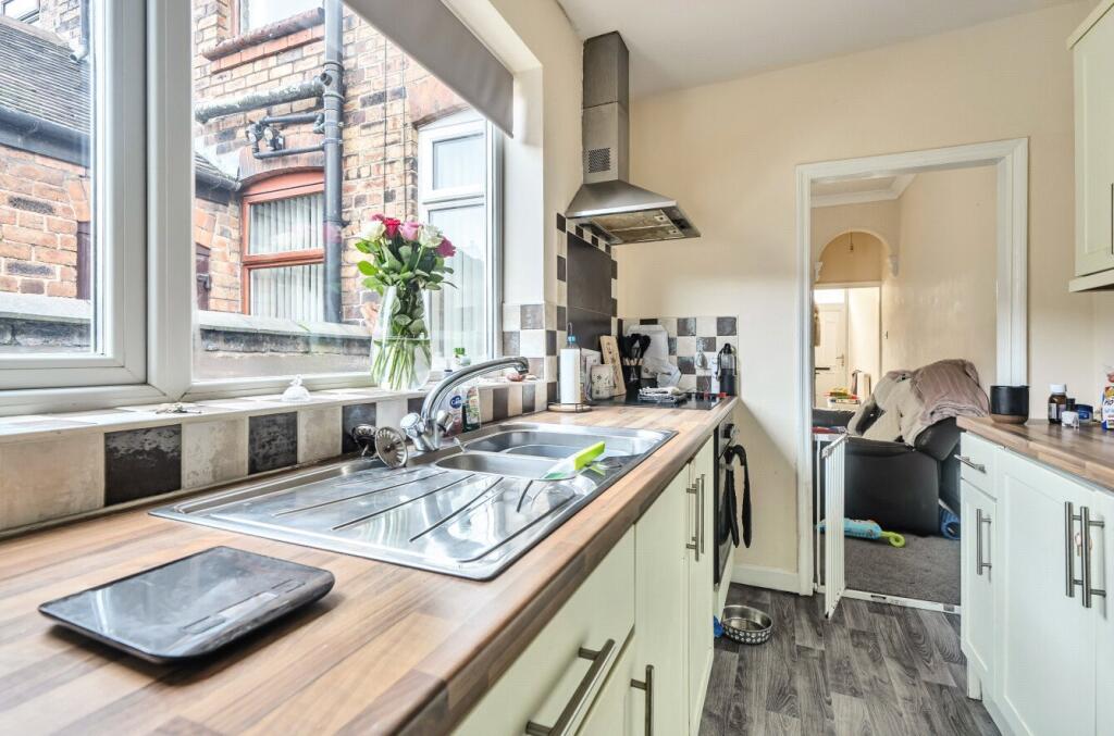 House in Stoke-on-Trent, Sneyd Green - View 4