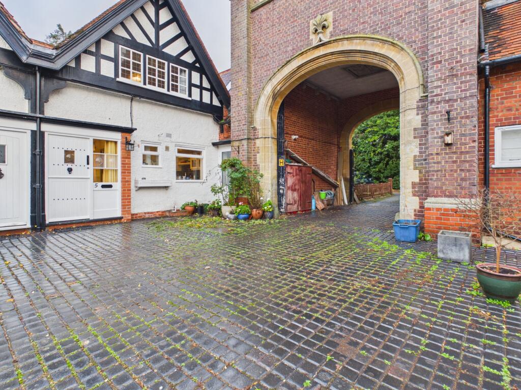 Stable Cottage, Pangbourne, RG8