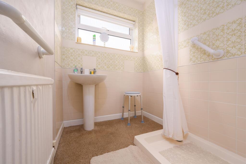 House in Desborough, North Northamptonshire - More