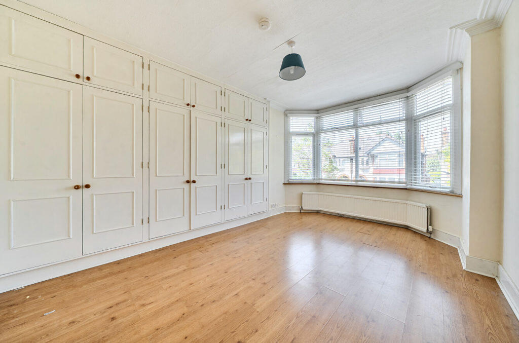 House in London - View 5