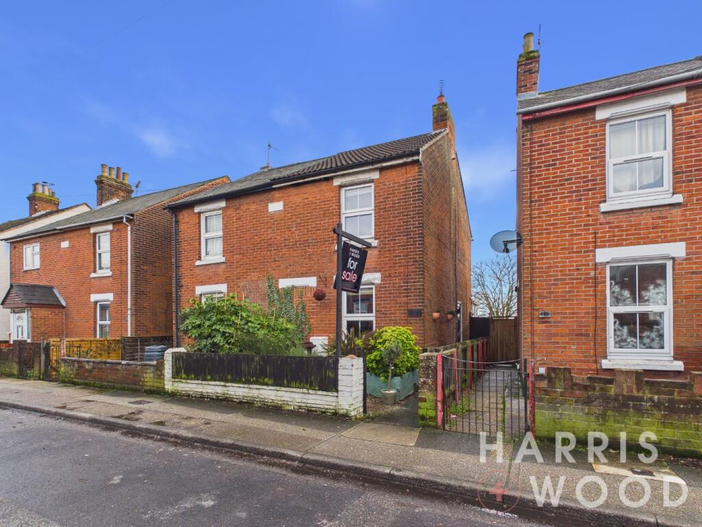 2-bed semi-detached on Harwich Road, Colchester, CO4, £250,000