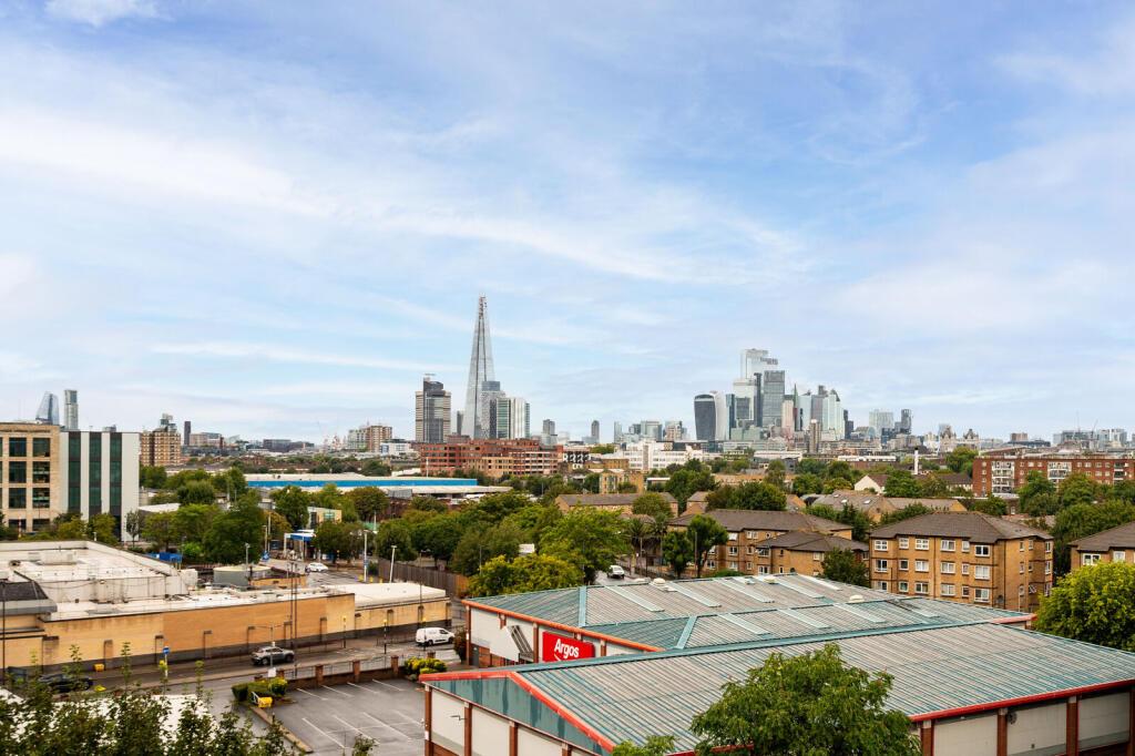 Apartment in London - More