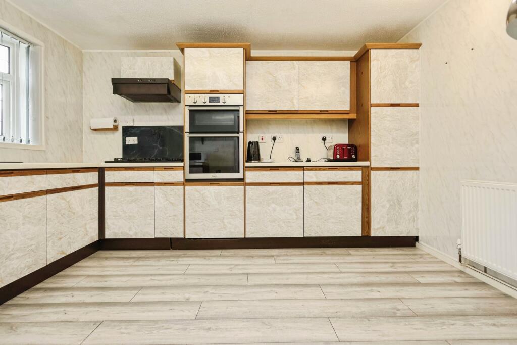 Radnor Close, BIRMINGHAM, West Midlands, B45 photo 3