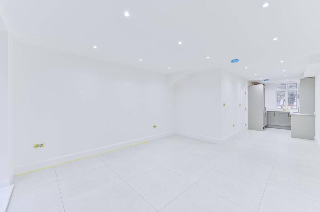 Main image of property: Kingswood Way, Sanderstead, South Croydon, CR2