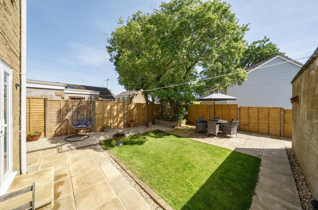 20, Plover Road, Milborne Port photo 2