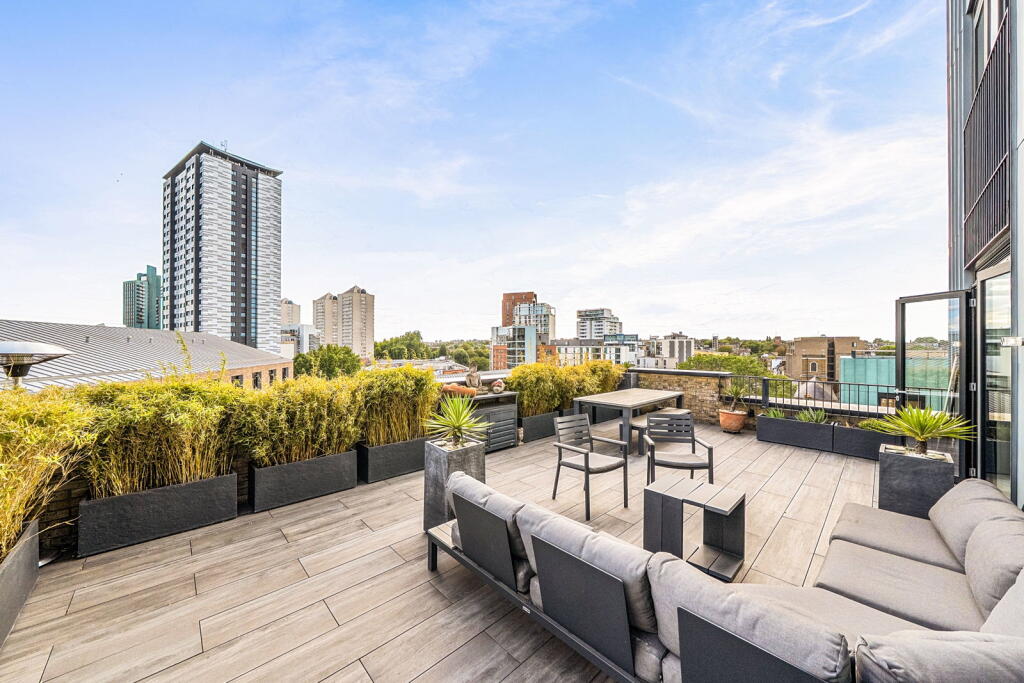 Apartment in London - More