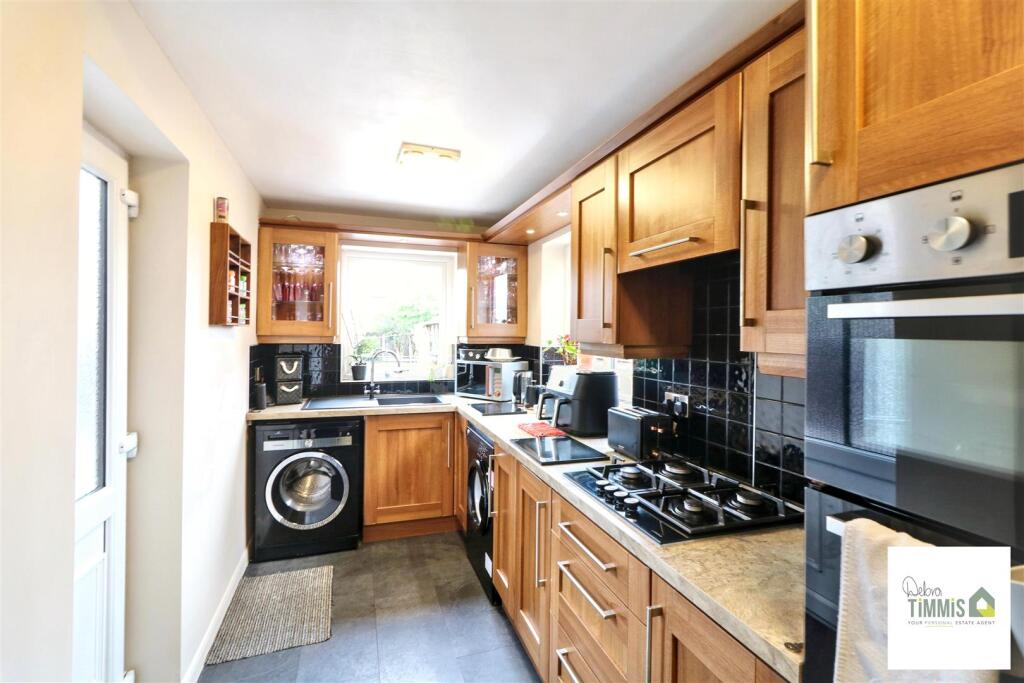 House in Stoke-on-Trent - View 3