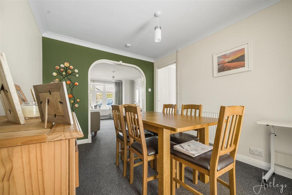 House in Neath - View 5