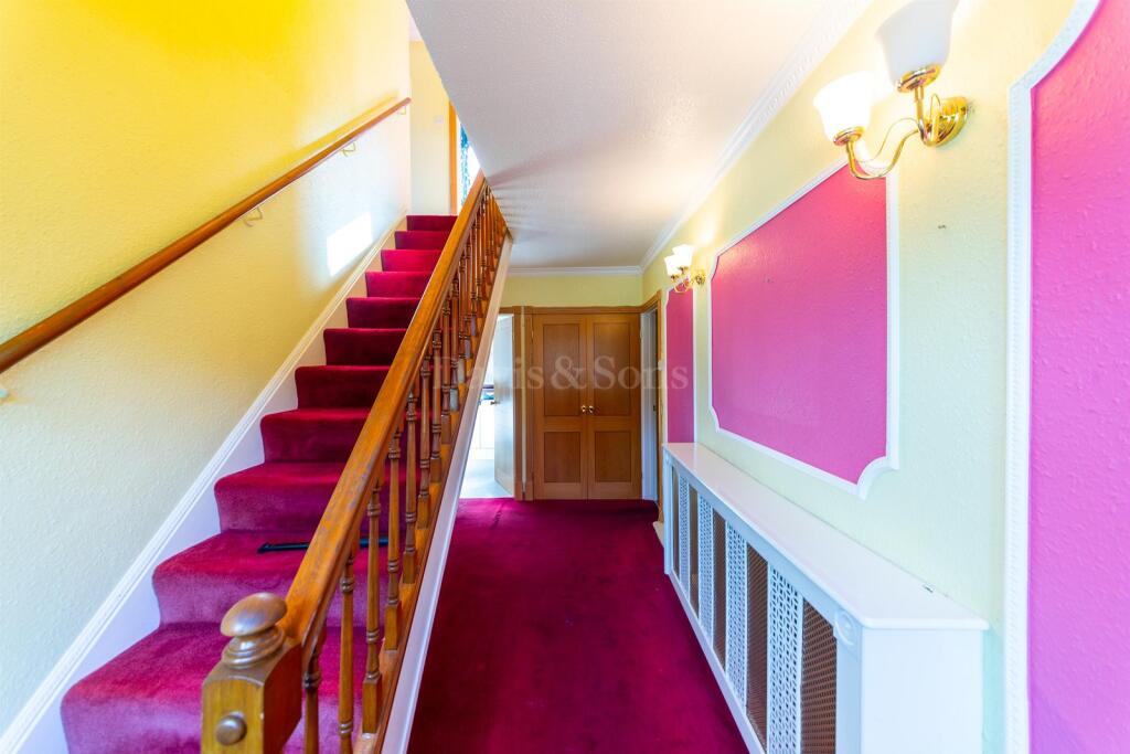 House in Crosskeys, Caerphilly - More
