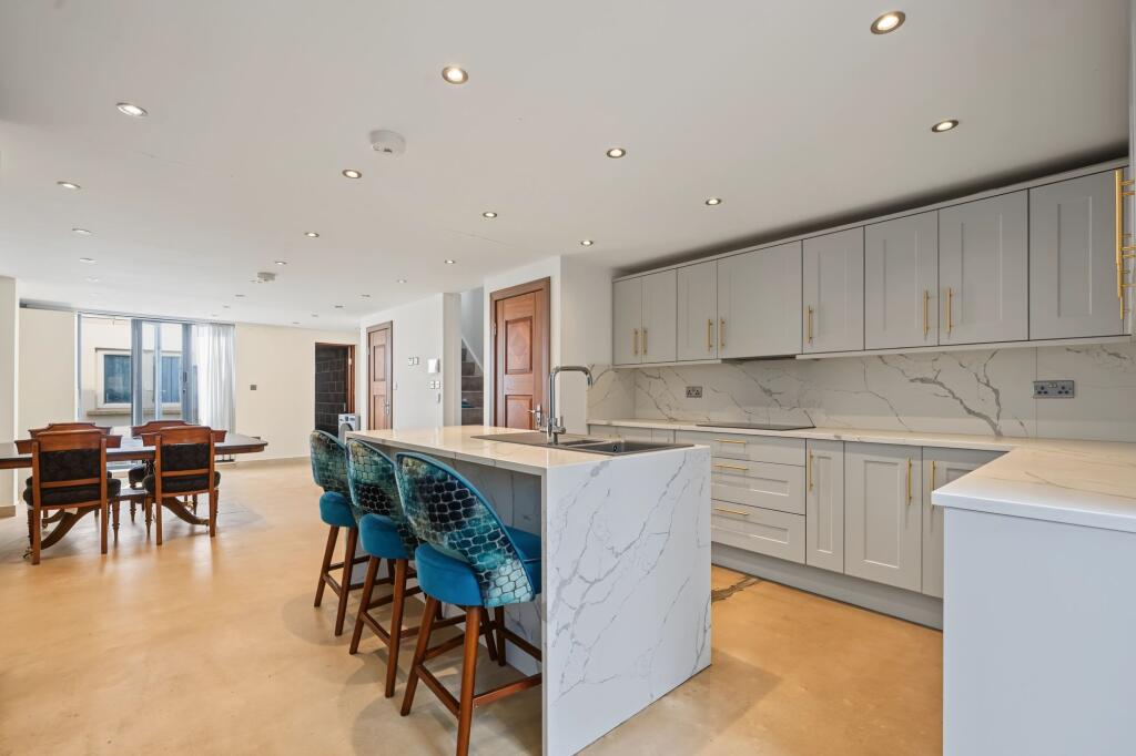 House in London, Tufnell Park - View 3