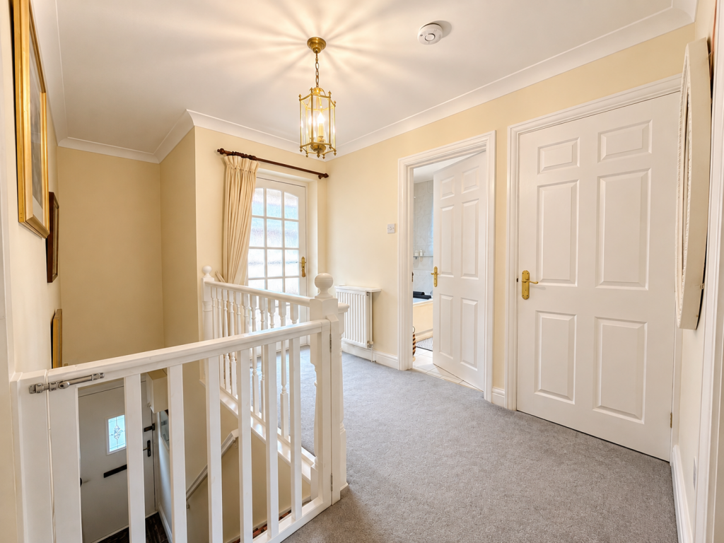 Buxton Road West, Disley, Stockport, SK12 2LY photo 3