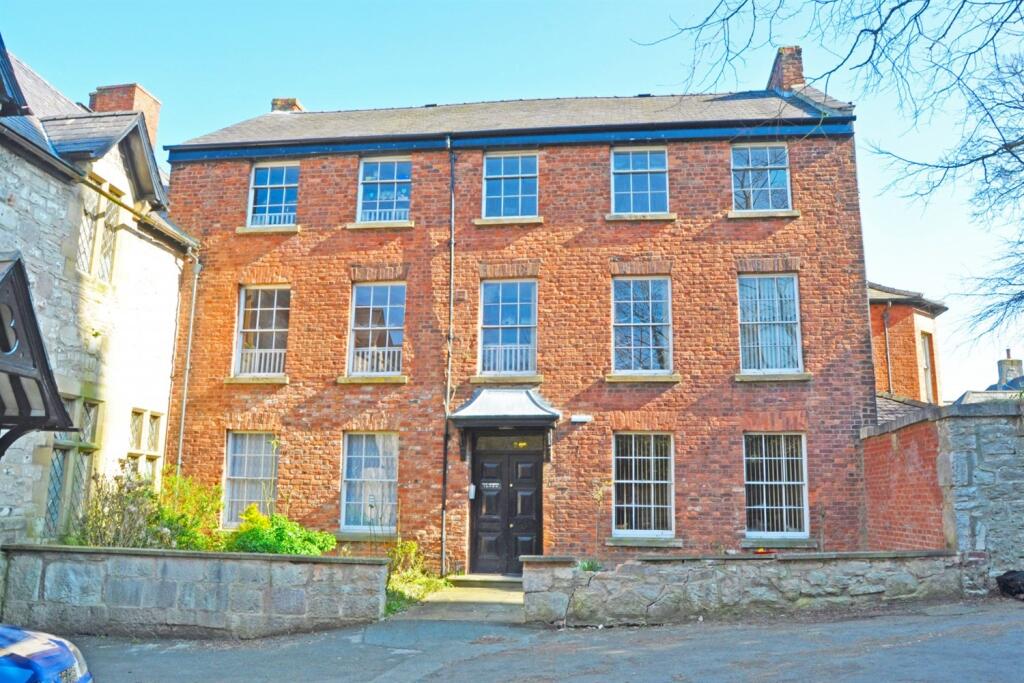 Main image of property: Flat 11 Memorial Building, Ruthin