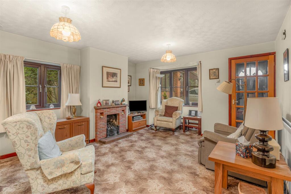 Manor Close, Middleton Cheney, Banbury photo 2