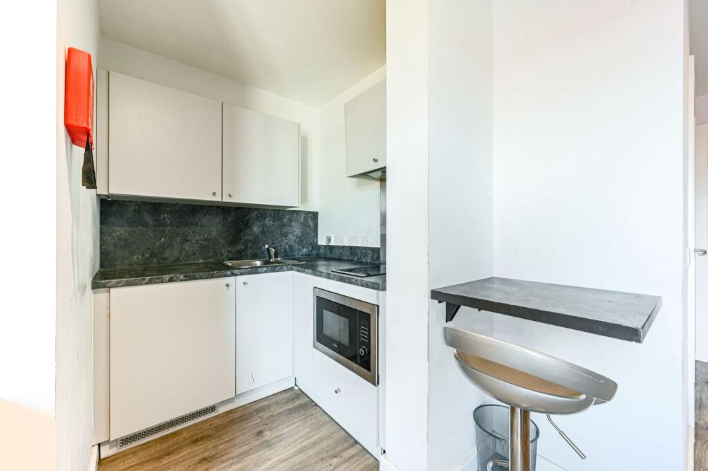 Apartment in London - View 3