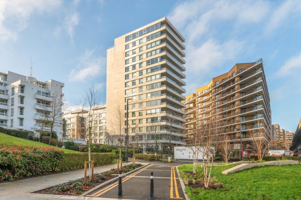 Main image of property: Corsair House, Pontoon Dock