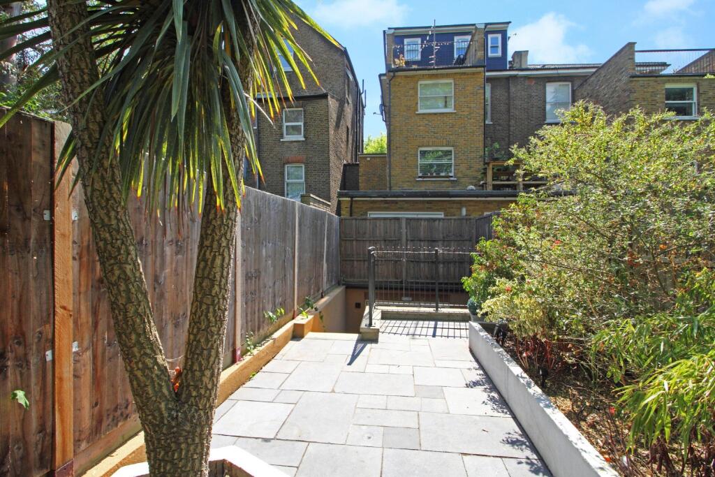 Apartment in London - View 4