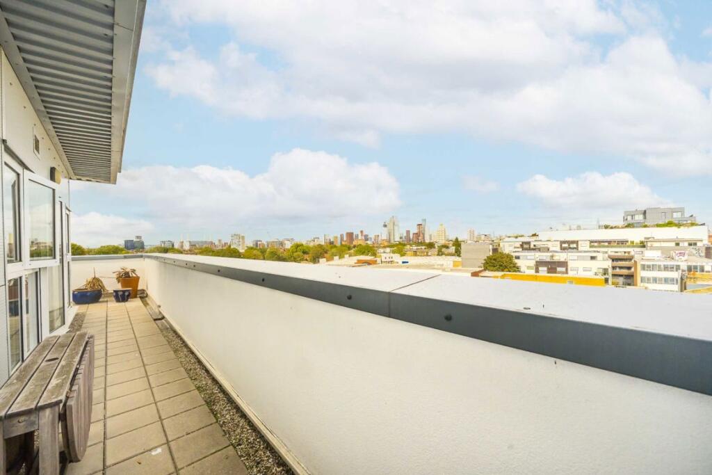 Apartment in London, Stockwell Park, Stockwell - View 5