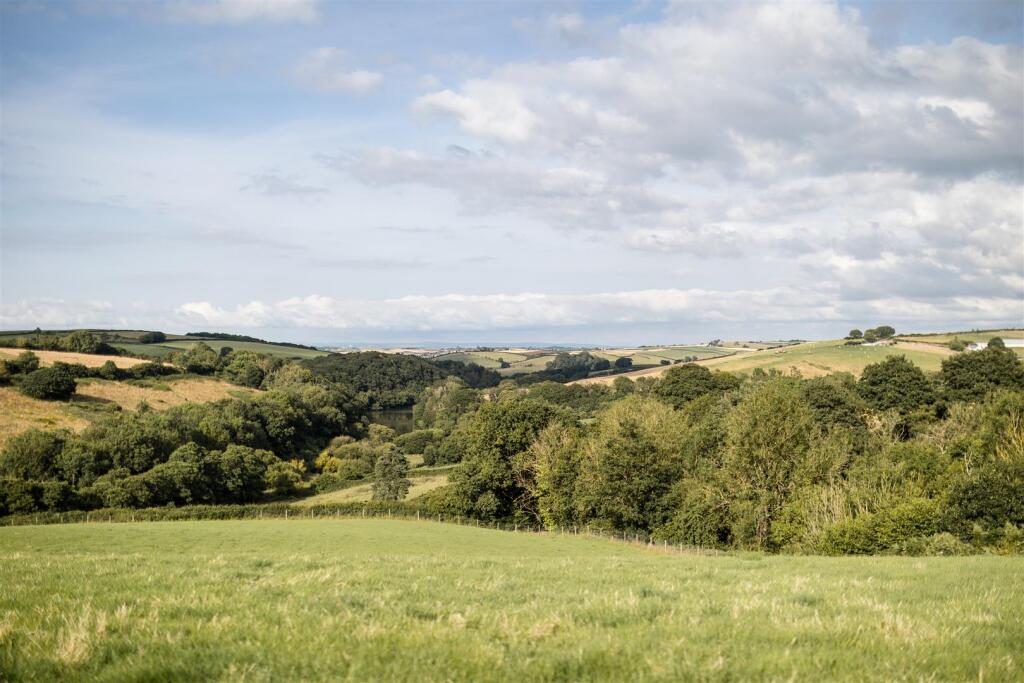 House in Exeter - View 4