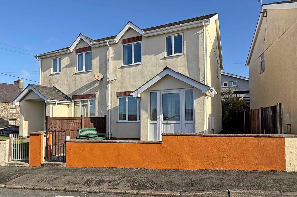 3-bed semi-detached on Ffordd Penmynydd, Llanfairpwll, Isle of Anglesey, LL61, £195,000