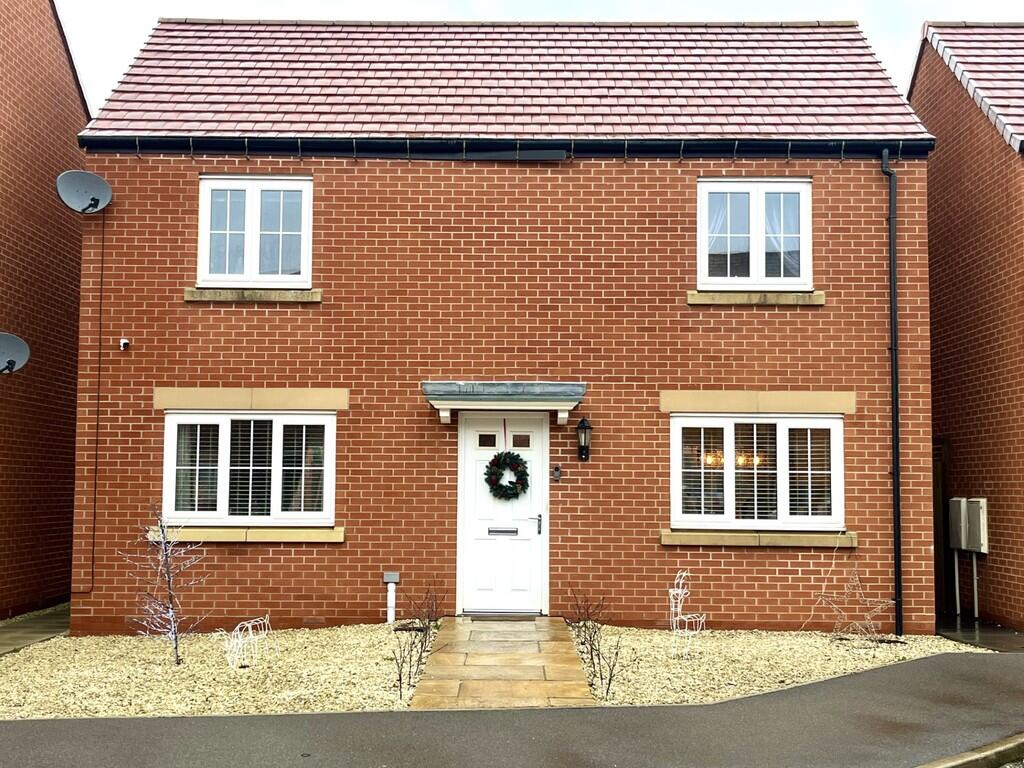 3-bed detached on Longford Park Road , Bodicote, £355,000