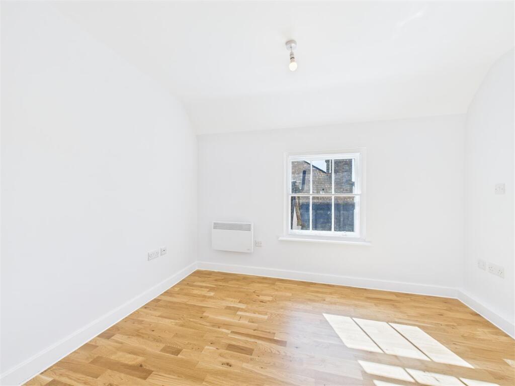 Apartment in Hitchin, West Hitchin - View 4