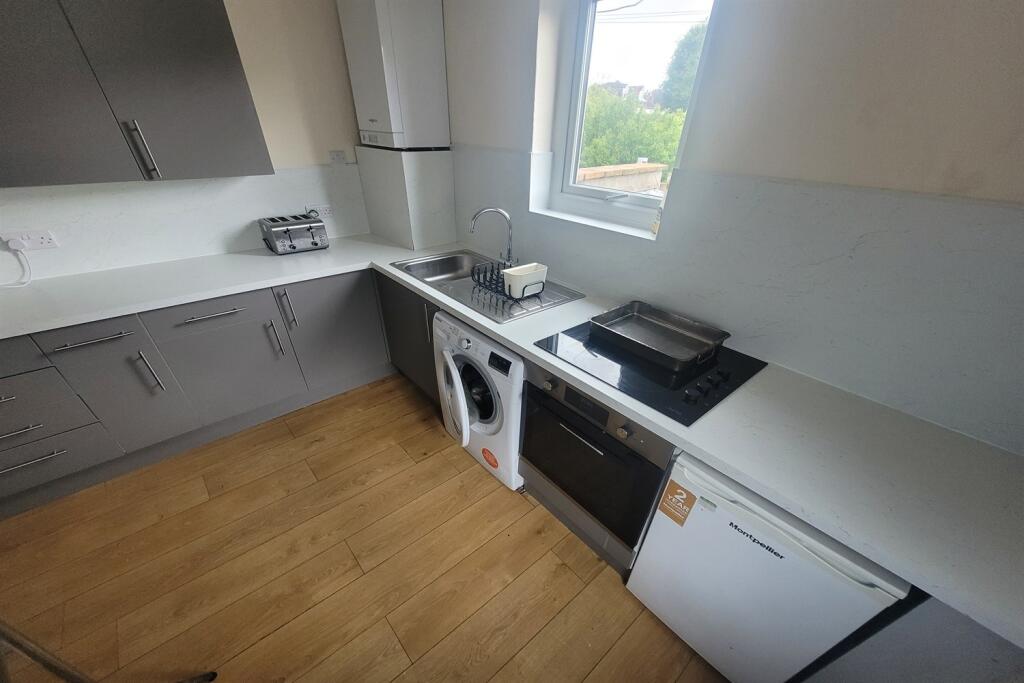 Apartment in Bristol - View 4