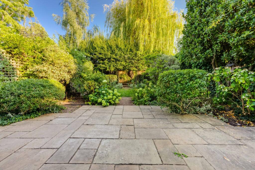 House in London - View 5