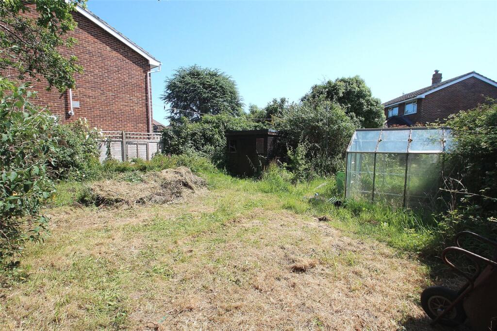 Burnt House Lane, Fareham, Hampshire, PO14 photo 4