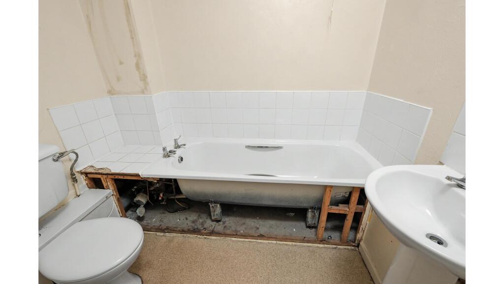 Apartment in Milton Keynes, Bedford - View 4