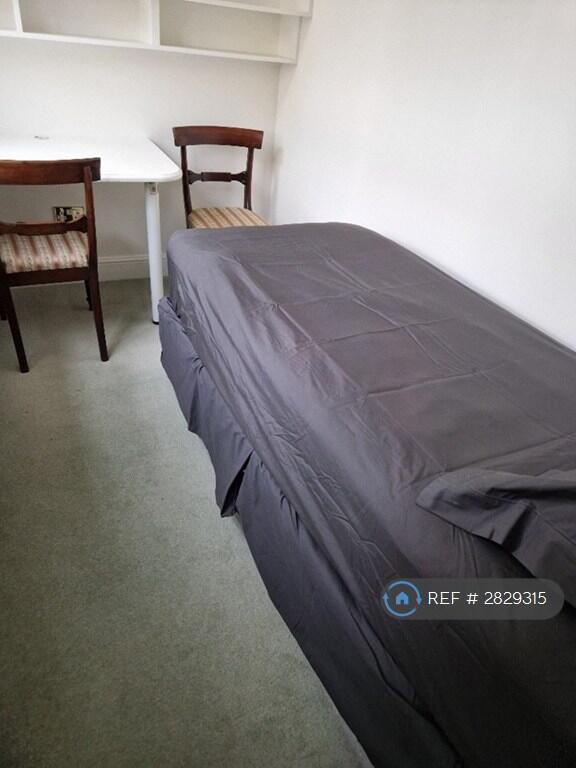 4 bedroom semi-detached house for rent