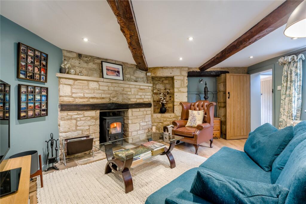 House in Gloucester - View 3