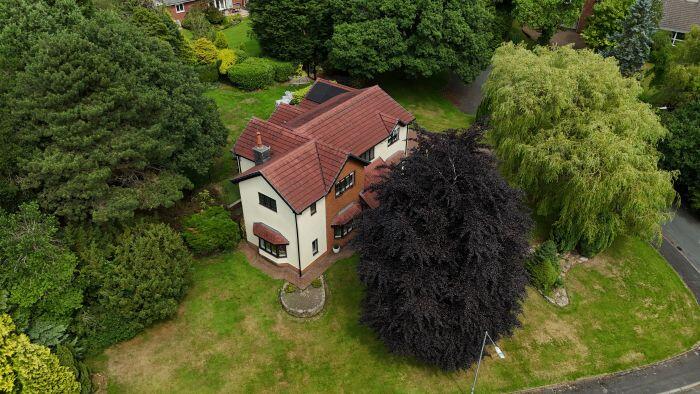 4-bed detached on 10 Ravenswood Drive, Heaton, Bolton, BL1 5AJ, £950,000
