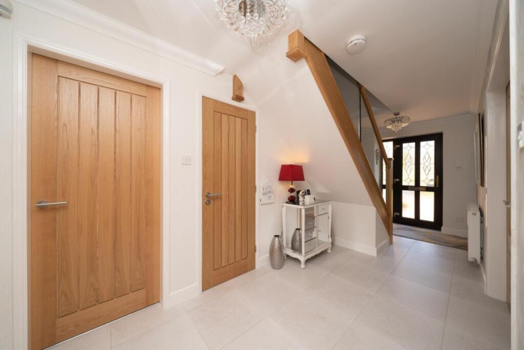 House in Chester, Ellesmere Port - View 2