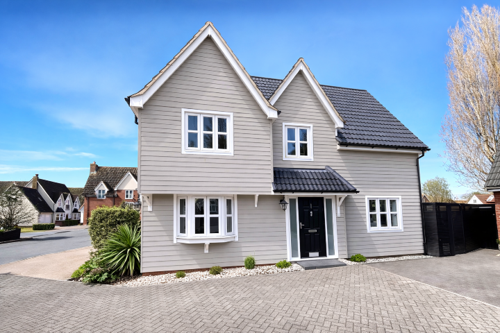 3-bed detached on 9 Steeple Meadows, Southminster, Essex CM0 7UY, £275,000