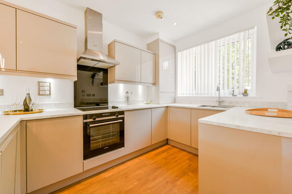 House in London - View 5