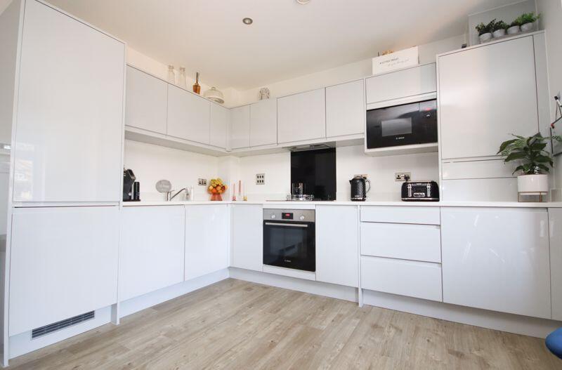 Kestrel Close, Shenfield, Brentwood photo 2