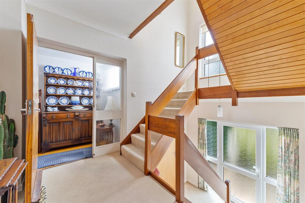 House in Weston-super-Mare, Whitecross Village - View 5