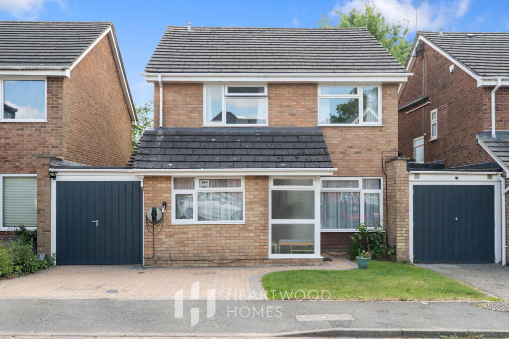 4-bed detached on The Limes, St. Albans, AL1 4AT, £950,000
