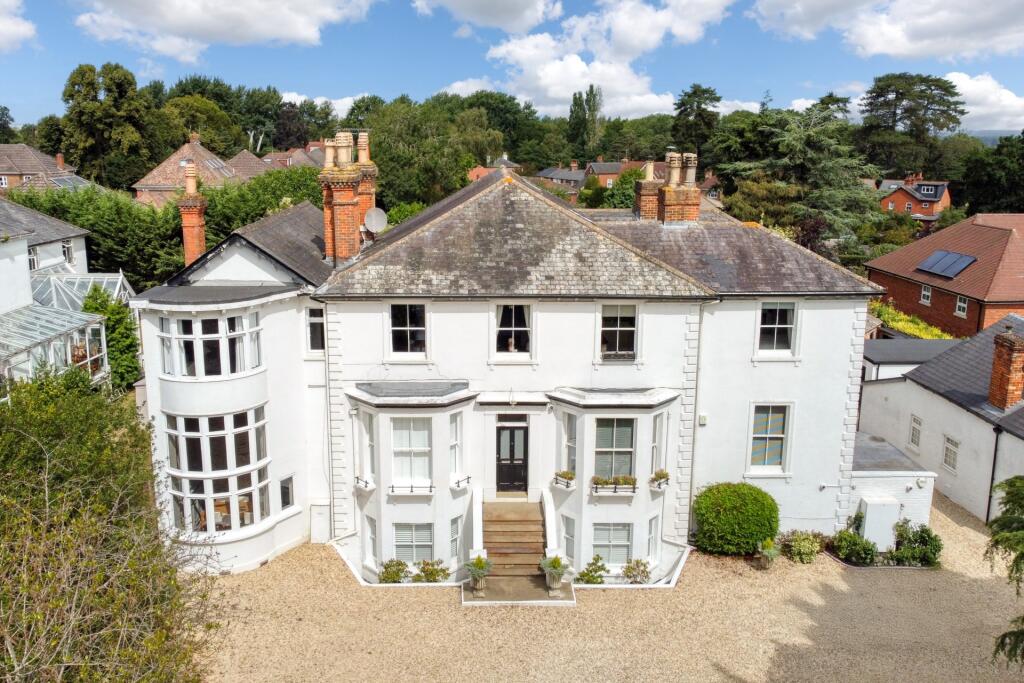 Main image of property: London Road, Binfield