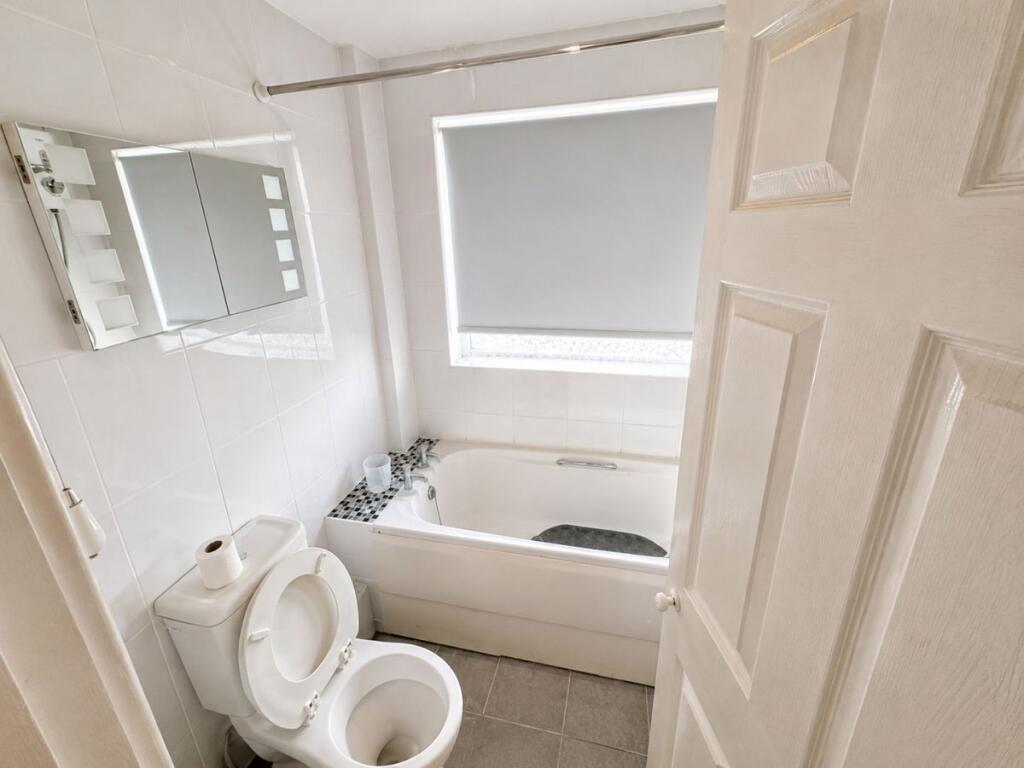 Apartment in Hemel Hempstead - View 4