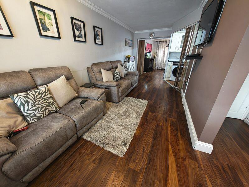 Mansfield Drive, Hayes photo 2