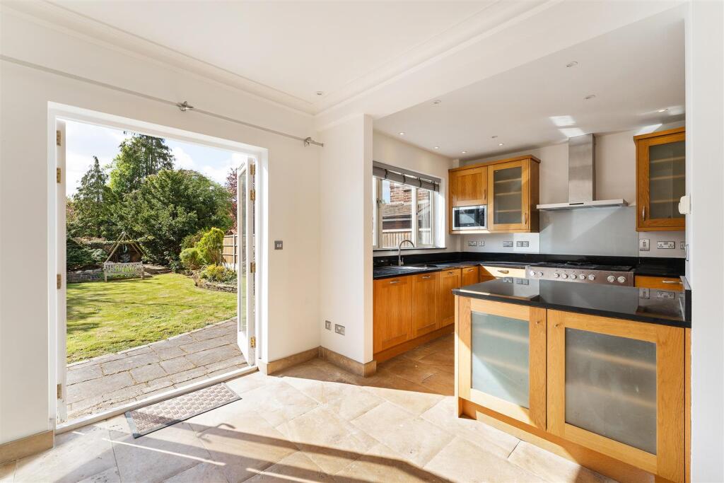 House in London - View 3