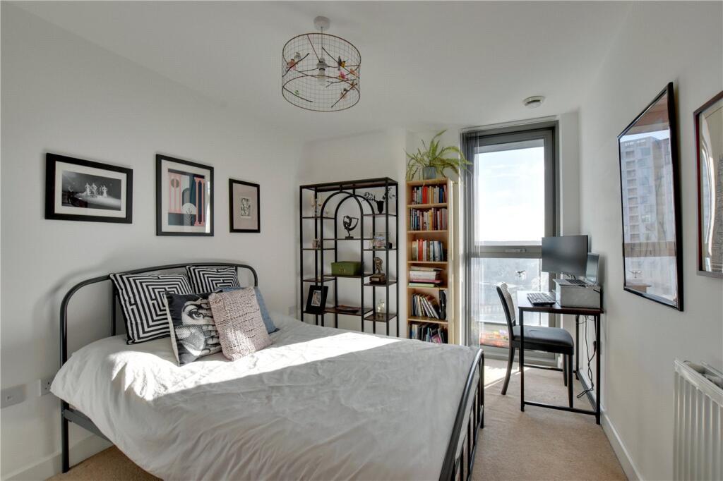 Apartment in London - View 5